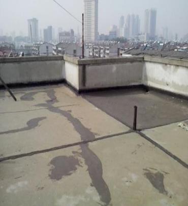 宿迁市漏水维修 楼顶漏水是什么原因，楼顶漏水维修方法是什么?